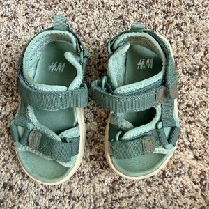 H&M Toddler Green Sandals Size 4/5